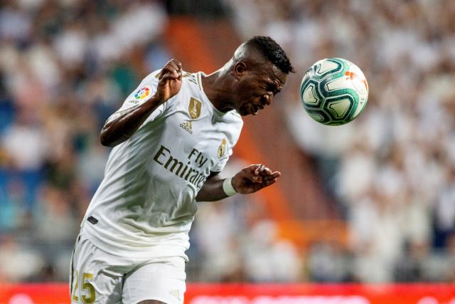 伊朗动荡局势下 伊朗女足比出和平手势