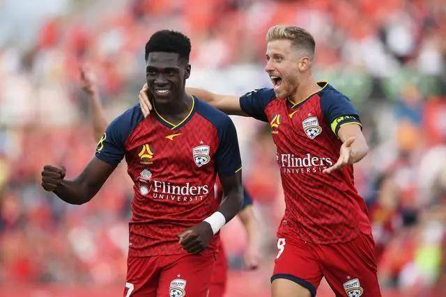 雄鹿试训35岁小托马斯 上赛季仅得到8分3助攻